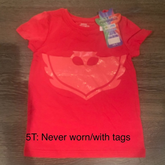 Random shirts 4T-5T kids - Picture 3 of 8